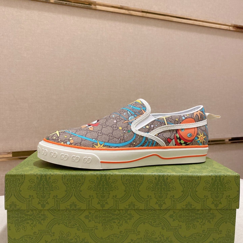 G*u*i casual shoes